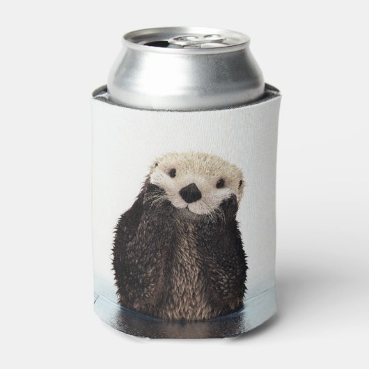 Schattige glimlende Otter in het meer Blikjeskoeler (Blikje Voorkant)