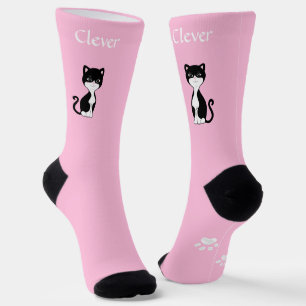 Schattige grappige tuxedo kat & poten op lichtroze sokken