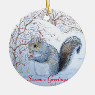 schattige grijze eekhoornsneeuwscène in wild keramisch ornament