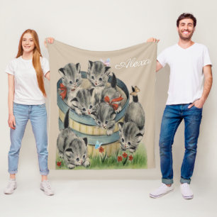 Schattige grijze tabletten in mandje fleece deken