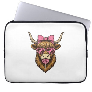 Schattige Hooglandkoe met Roze Hart Bril Vector_1 Laptop Sleeve