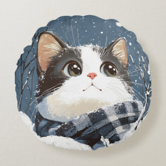 Schattige kat knus winter sneeuw rond kussen