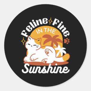 Schattige kat ontspannen in de zon - zomerhuisdier ronde sticker