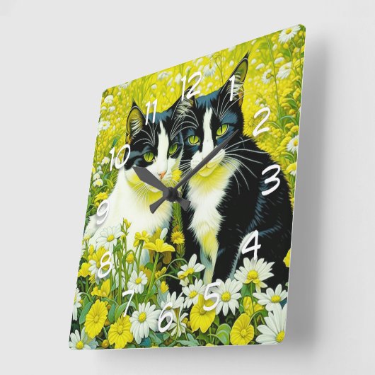 Schattige katten zitten in een veld van Daisies Vierkante Klok (Hoek)