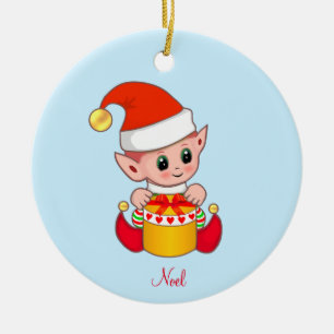 Schattige Kerstelf op Lichtblauw Keramisch Ornament