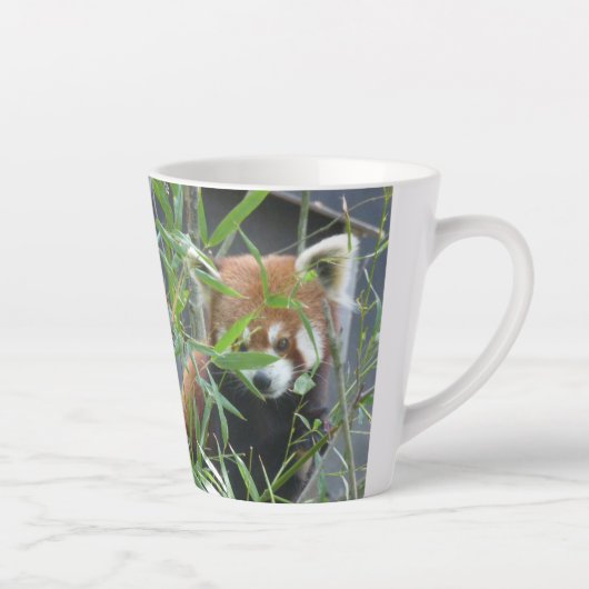 Schattige kijken naar rode Panda Latte Mok (Rechts)