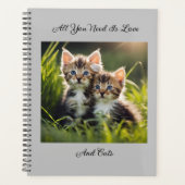 Schattige Kittens in gras Planner (Voorkant)