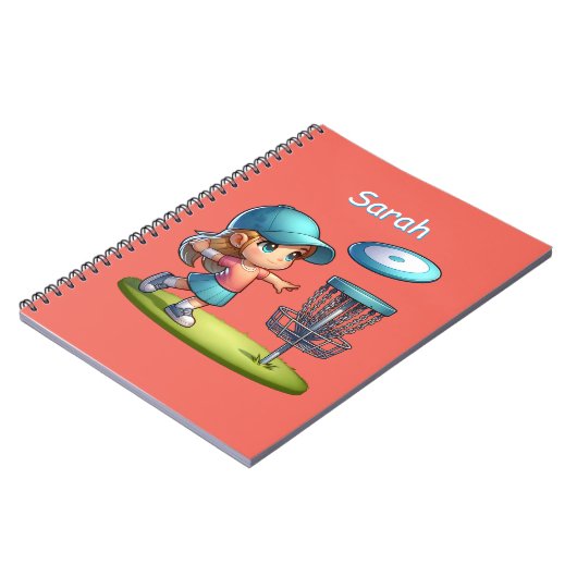 Schattige klein meisje dat discgolf speelt geperso notitieboek (Linkerzijde)