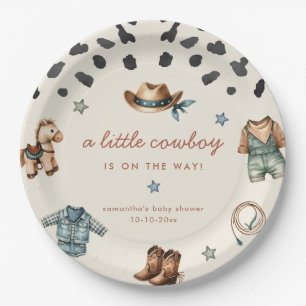 Schattige kleine cowboy is op weg jongen baby show papieren bordje