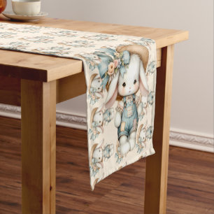 Schattige konijn in Overalls met Straw Pet & Bow Korte Tafelloper