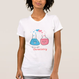 Schattige laboflessen verliefd, we hebben scheikun t-shirt