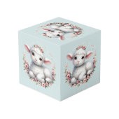 Schattige Lam Met Bloemenkroon Illustratie Kubus (Achter hoekig)