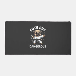 Schattige Maar Gevaarlijke Pug Hond Karate Bureaumat