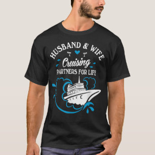 Schattige man en vrouw cruisen partners voor het l t-shirt