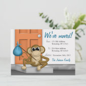 Schattige Monkey on Doorstep - Verhuisaankondiging Aankondiging (Staand voorkant)