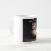 Schattige muis in een theebeker koffiemok (Voorkant links)