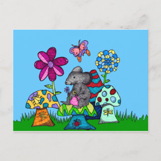 Schattige muis tussen de paddenstoelen briefkaart