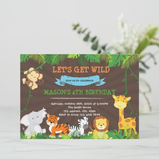 Schattige oerwoud verjaardagsfeestuitnodiging kaart (Staand voorkant)
