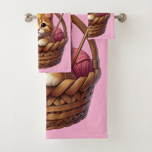 Schattige Oranje kitten in mand met garen Bad Handdoek (Insitu)