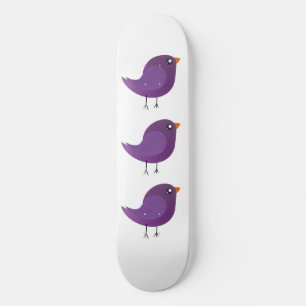 schattige paarse vogel skateboard