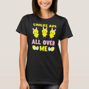 Schattige paaskippen liggen over mij heen t-shirt