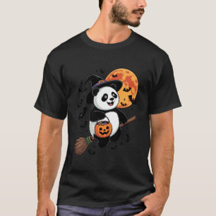 Schattige Pandahheks die op een bezem rijdt Hallow T-shirt