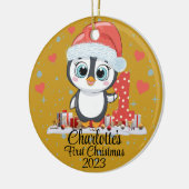 Schattige Penguin Baby's Eerste Kerstmis Goud Keramisch Ornament (Links)