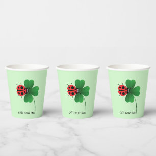 Schattige rood lieveheersbeestje op Lucky leaf Kin Papieren Bekers