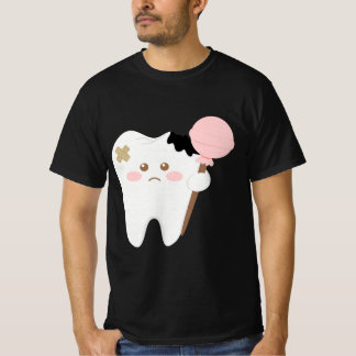Schattige rotte tand cartoon die lolly houdt grapp t-shirt