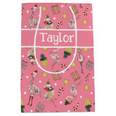 Schattige roze kerstflamingo en ananaspatroon medium cadeauzakje (Voorkant)