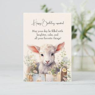 Schattige schaap genesteld in een doos