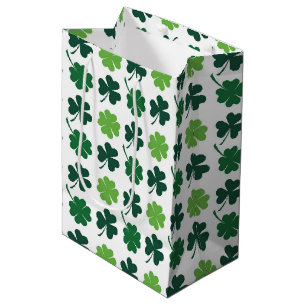 Schattige shamrocks en vierbladige klavers  medium cadeauzakje