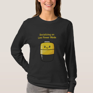 Schattige Sociale Batterij "Socialiseren in Laag E T-shirt