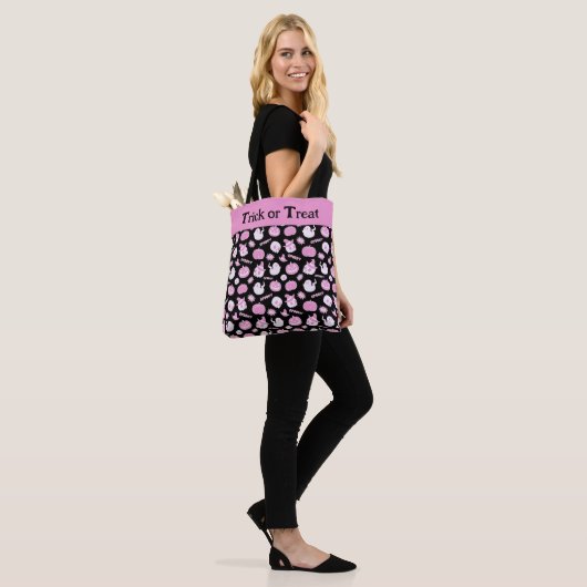 Schattige Spooky Zwart en Roze Halloween Pattern Draagtas (Op model)