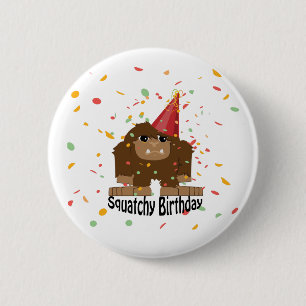 Schattige Squatchy verjaardag Bigfoot Ronde Button 5,7 Cm