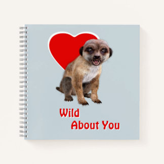 Schattige stokstaartje wild over jou rood hart lie notitieboek