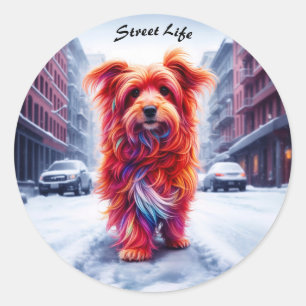 Schattige straathond in ijskoud winterstadsbeeld ronde sticker