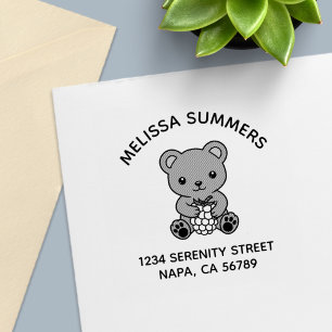 Schattige teddybeer met een bes arch adres  zelfinktende stempel