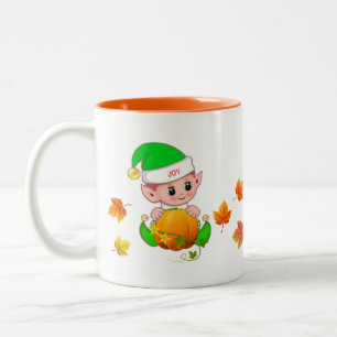 Schattige Thanksgiving-elf met pompoen en herfstbl Tweekleurige Koffiemok