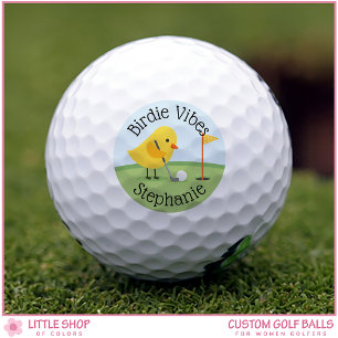 Schattige vogel op putting green Birdie Vibes op m Golfballen