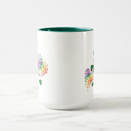 Schattige vrolijk lachende dansende kabouter, een  mok (Midden)