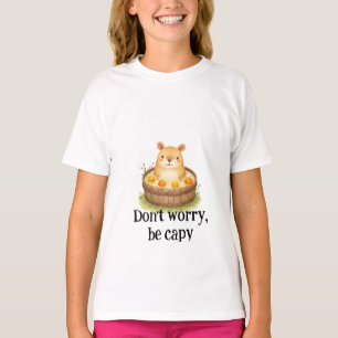 Schattige waterverfcapybara in bubbelbad met sinaa t-shirt