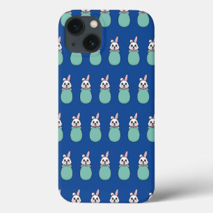 Schattige wit konijntje met paaseierpatroon iPhone 13 hoesje