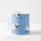 Schattige wit schaap:  lammeren. koffiemok (Voorkant links)