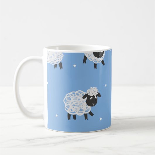 Schattige wit schaap:  lammeren. koffiemok (Links)