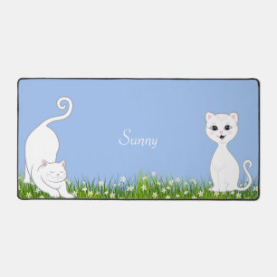Schattige witte katten met bloemen  bureaumat