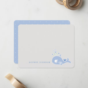 Schattige zwangere blauwe wal jongen baby shower b notitiekaartje