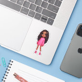 Schattige zwart chibi meisje in roze trui sticker (Laptop met iPhone)
