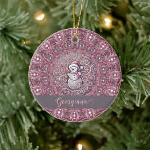 Schattigee aangepaste naam Whimsical Pink Snowman  Keramisch Ornament