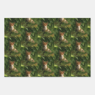 Schattigee Baby Fox in een Green Forest Pattern Inpakpapier Vel